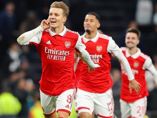 Tin thể thao trưa 16/1: Arsenal đứng trước mùa giải lịch sử