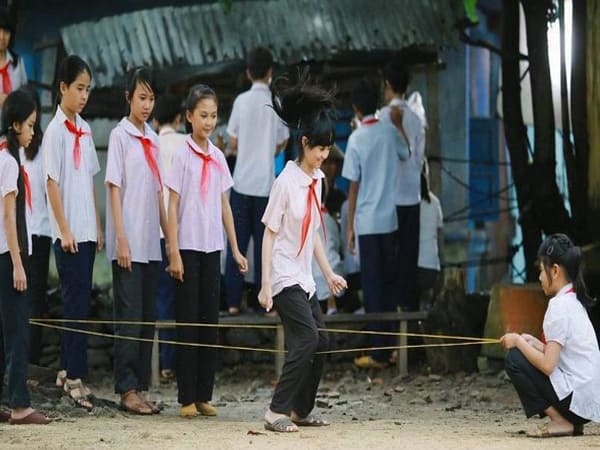 Nhìn thấy chơi nhảy dây