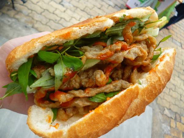 Trông thấy bánh mì cho thấy điềm lành hay điềm dữ?