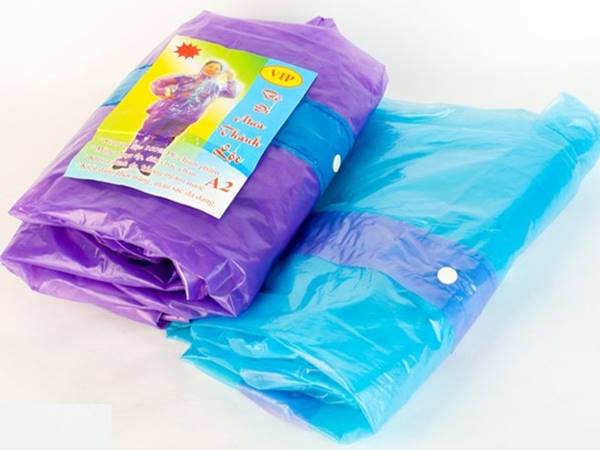 Nhặt được áo mưa có tốt không