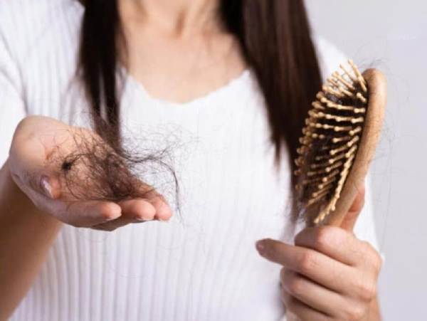 Mơ thấy người khác bị rụng tóc