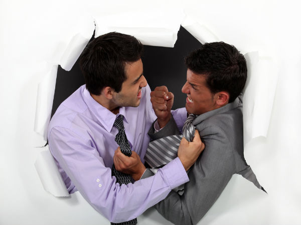 Giải mã nằm mơ thấy mình đánh nhau mang đến điềm báo gì?