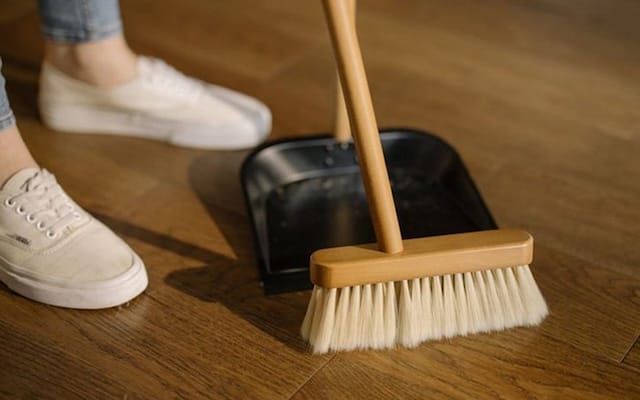 Nằm mơ thấy quét nhà mang điềm báo tiền bạc hay rắc rối? Nằm mơ thấy quét nhà mang điềm báo tiền bạc hay rắc rối?