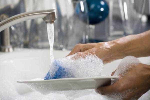 Mơ thấy rửa bát: Tín hiệu may mắn hay cảnh báo xui xẻo?