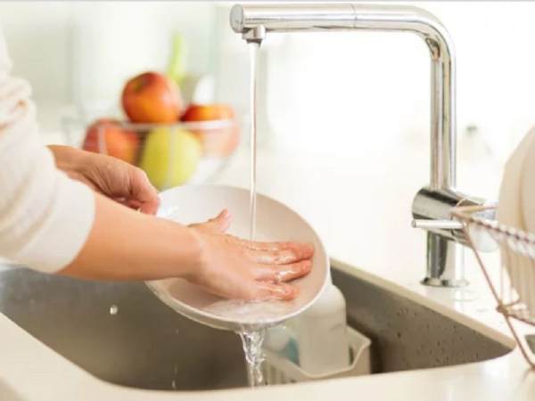 Mơ thấy rửa bát: Tín hiệu may mắn hay cảnh báo xui xẻo?