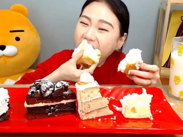 Ngủ mơ thấy ăn bánh ngọt cùng người thân