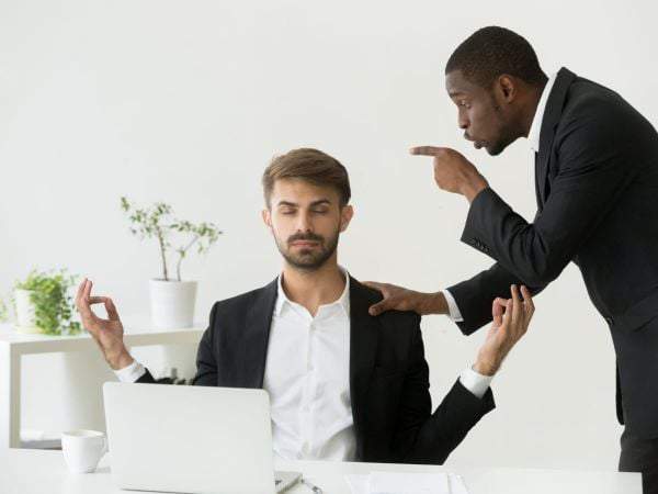 Mơ thấy bị đuổi việc có ý nghĩa gì với công việc hiện tại?