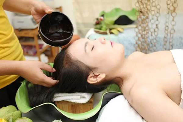 Nằm mơ thấy gội đầu là điềm gì? Giải mã may mắn & rủi ro?