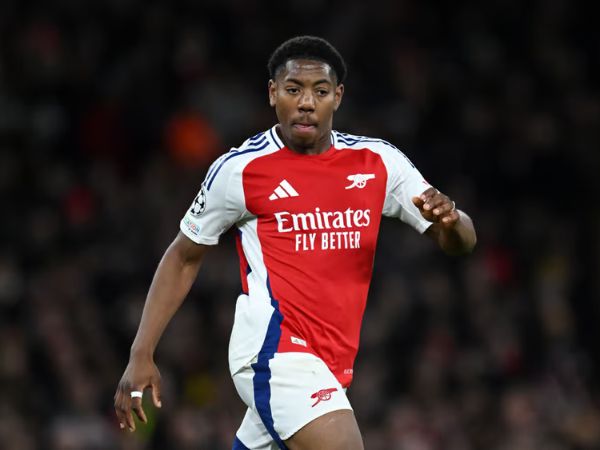 Lewis-Skelly đối mặt với thách thức trong quá trình thi đấu