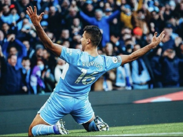 Manchester City – Đỉnh cao với số áo 16