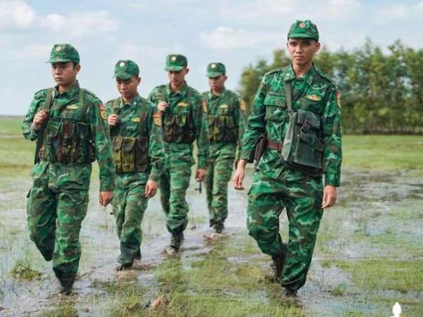 Mơ thấy bộ đội hành quân Mơ thấy bộ đội hành quân